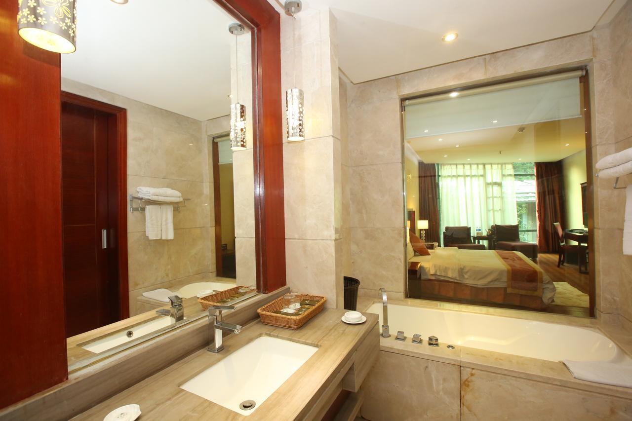 Grand Villa Hotel Гуанчжоу Экстерьер фото