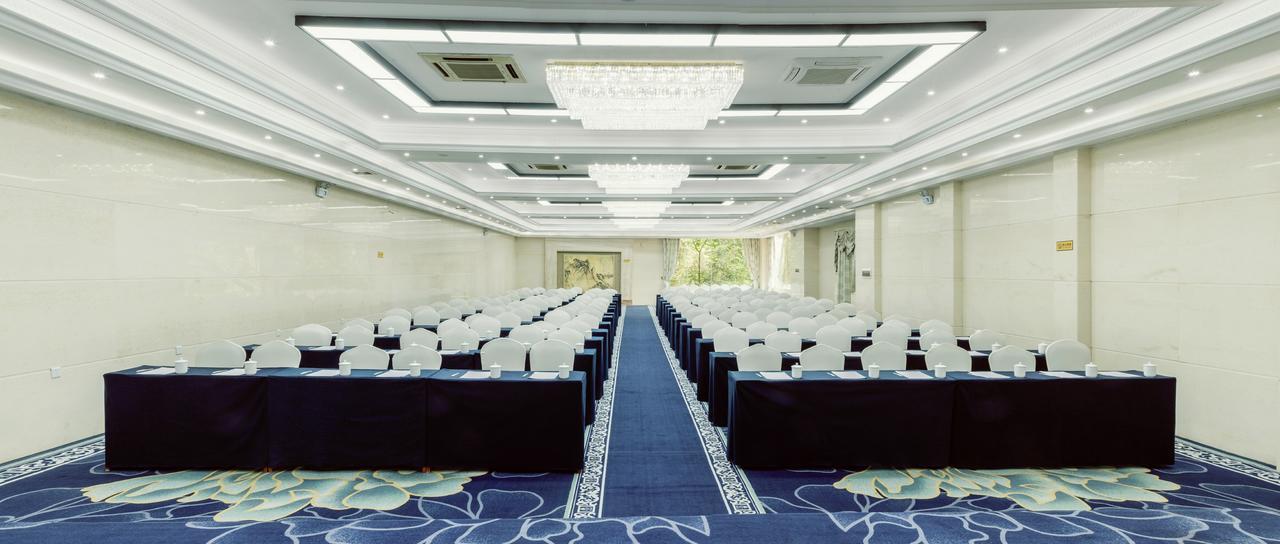 Grand Villa Hotel Гуанчжоу Экстерьер фото